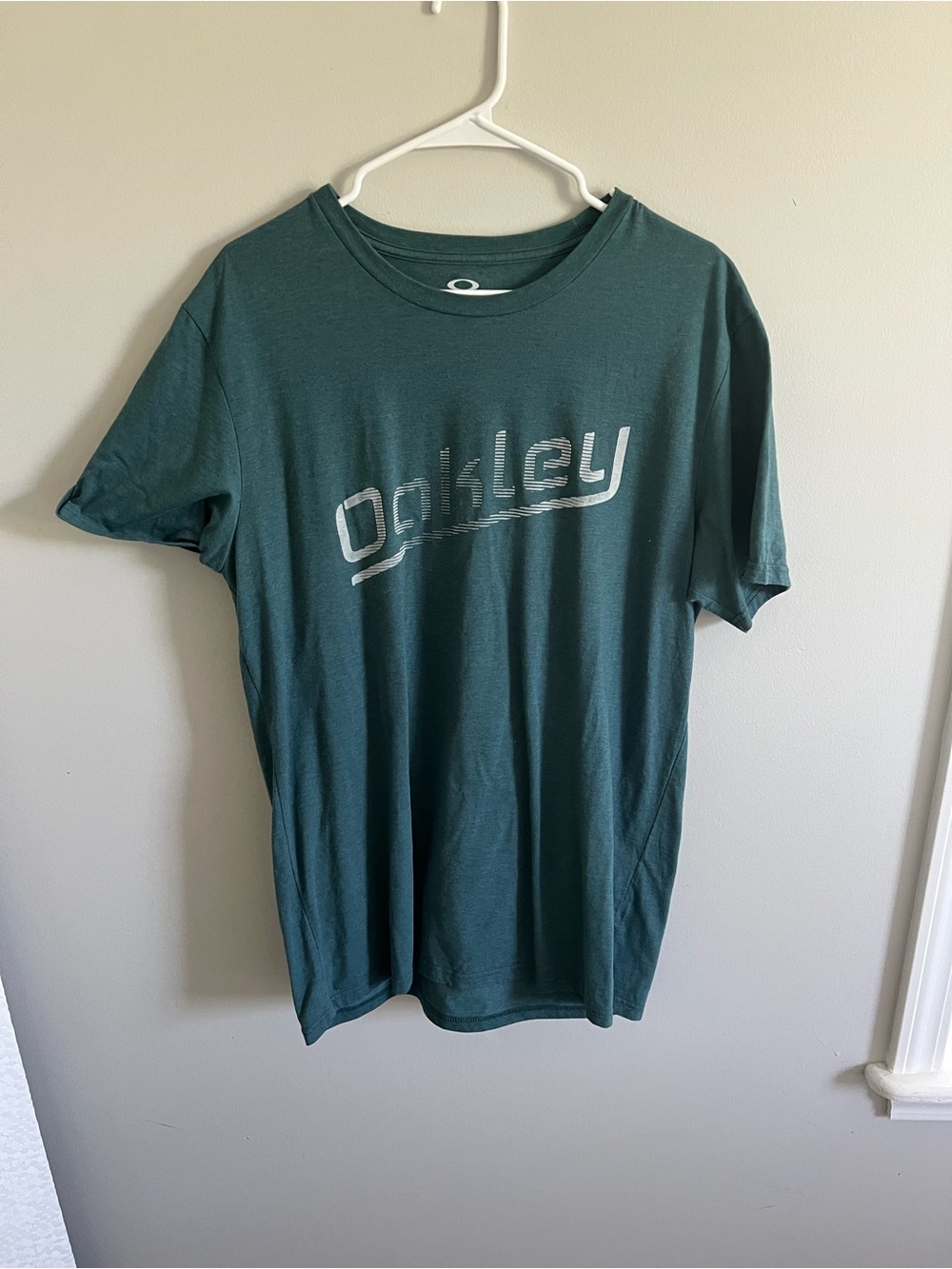 Oakley Distressed Logo Men's Forest Green Tee